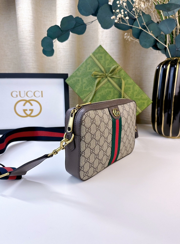 激安グッチバッグコピー背面デザイン